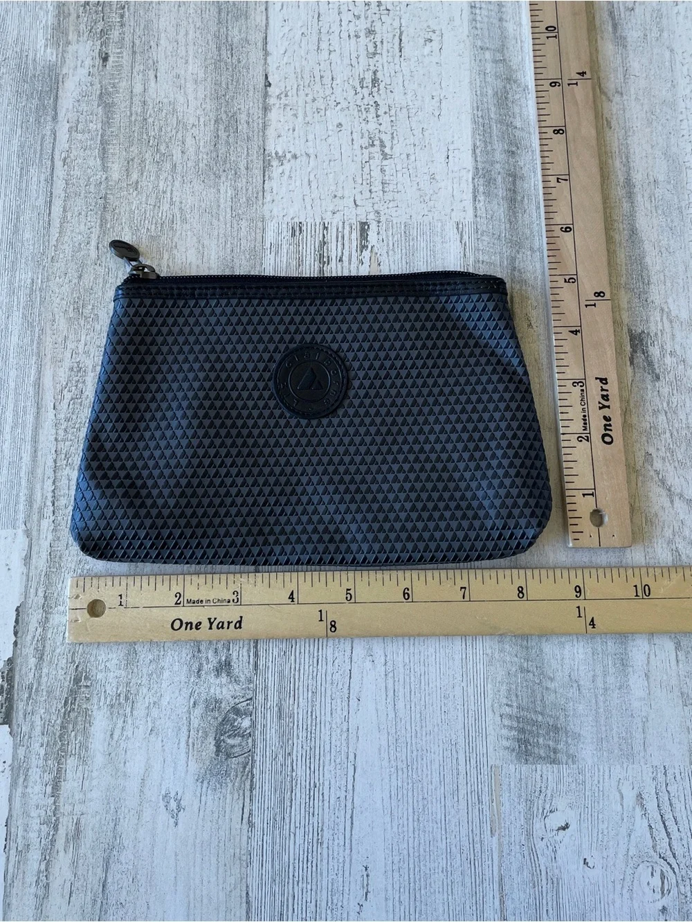 Vintage Liz Claiborne Black Textured Zip Clutch EUC